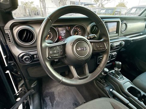 Used 2022 Jeep Wrangler Willys image 12
