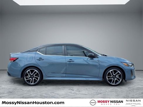 Used 2024 Nissan Sentra SR FWD image 8