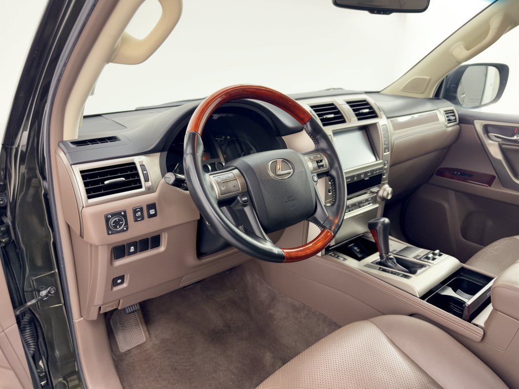 Used 2011 Lexus GX 460 w/ Comfort Plus Pkg AWD/4WD image 4