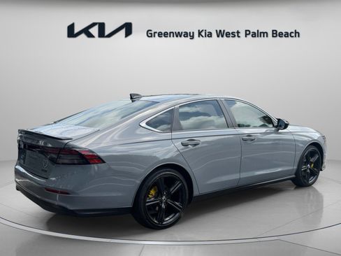 Used 2023 Honda Accord Sport image 7