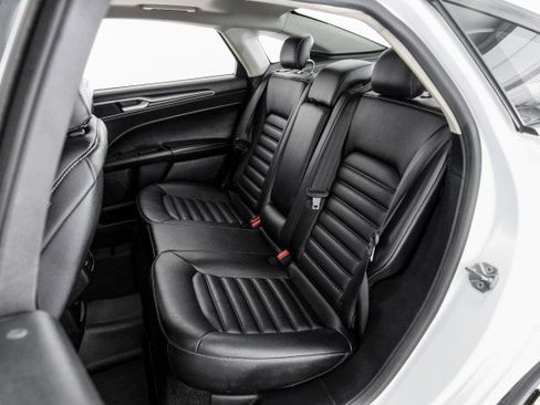 Used 2020 Ford Fusion SEL FWD image 39