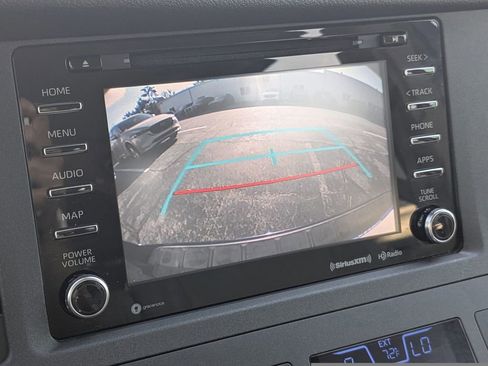 Used 2018 Toyota Sienna XLE Premium image 24