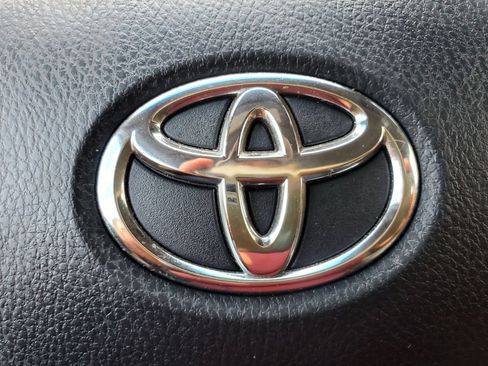 Used 2019 Toyota Camry LE FWD image 55