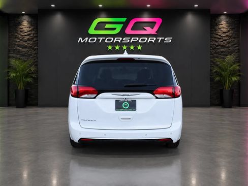Used 2019 Chrysler Pacifica Touring Plus FWD image 6