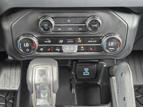 Used 2025 Ford Bronco Badlands w/ Sasquatch Package AWD/4WD image 19