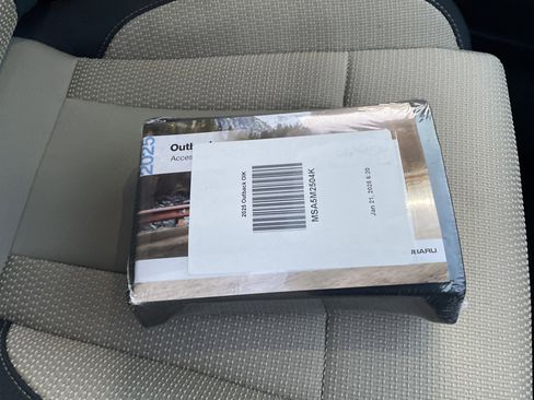 Used 2025 Subaru Outback Premium image 20