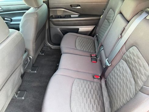 Used 2022 Nissan Pathfinder SV FWD image 12