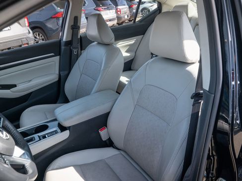 Used 2024 Nissan Altima 2.5 SL image 14