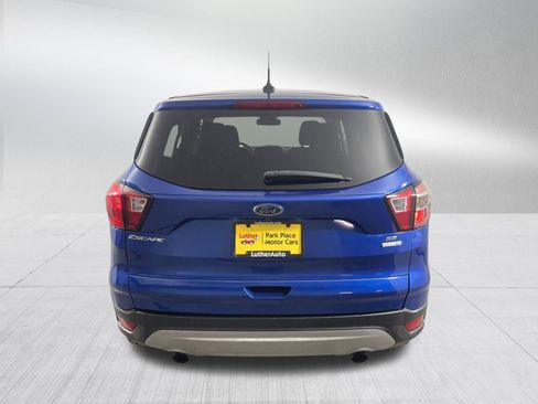 Used 2019 Ford Escape SE image 6