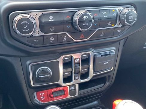 Used 2021 Jeep Gladiator Mojave AWD/4WD image 15