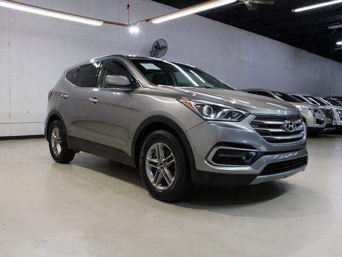 Used 2017 Hyundai Santa Fe Sport image 2