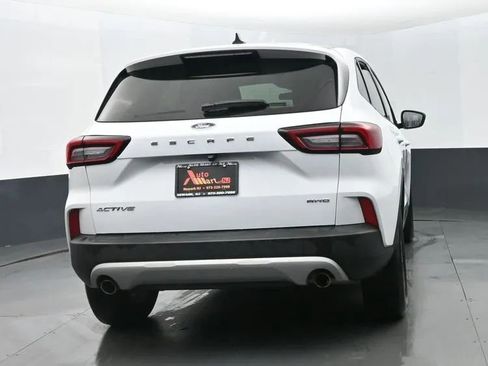 Used 2025 Ford Escape Active image 8