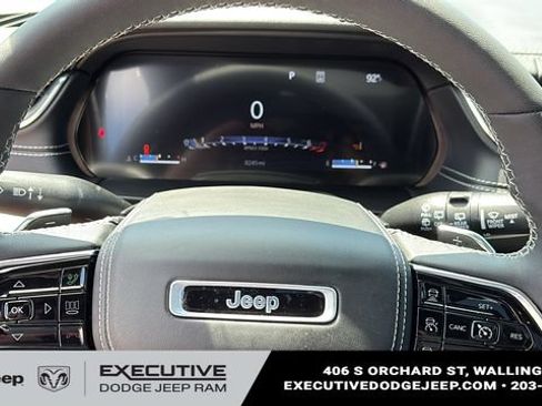 Used 2023 Jeep Grand Cherokee Overland w/ Luxury Tech Group IV AWD/4WD image 13