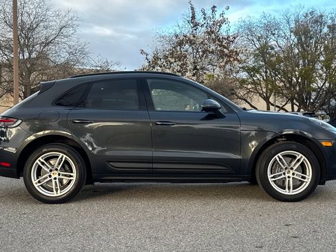 Used 2024 Porsche Macan image 3