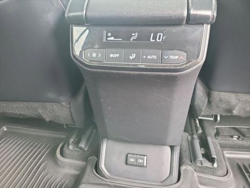 Certified 2024 Toyota Highlander XLE FWD image 21