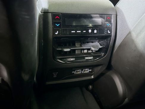 Used 2023 Jeep Grand Cherokee L Overland w/ Advanced Protech Group III AWD/4WD image 30