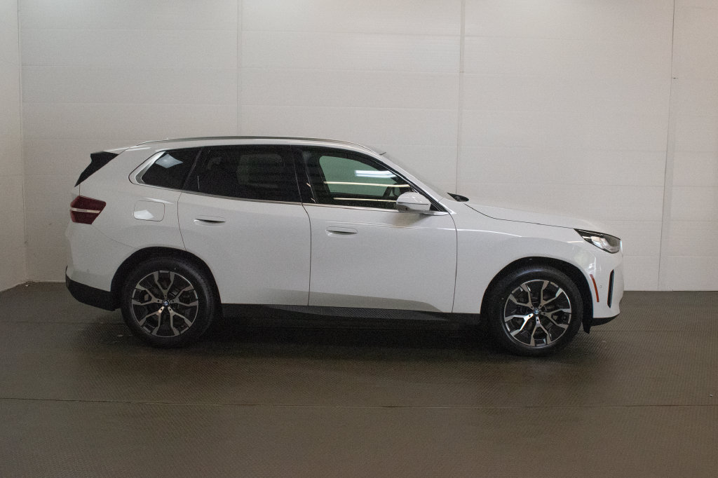 New 2026 BMW X3 xDrive30i w/ Premium Package AWD/4WD image 3