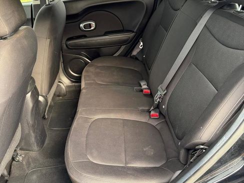 Used 2016 Kia Soul Base 6A FWD image 6