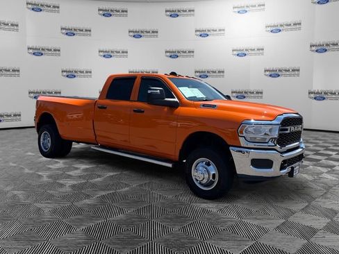 Used 2024 RAM 3500 Tradesman w/ Chrome Appearance Group AWD/4WD image 7