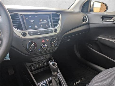 Used 2022 Hyundai Accent SEL image 13