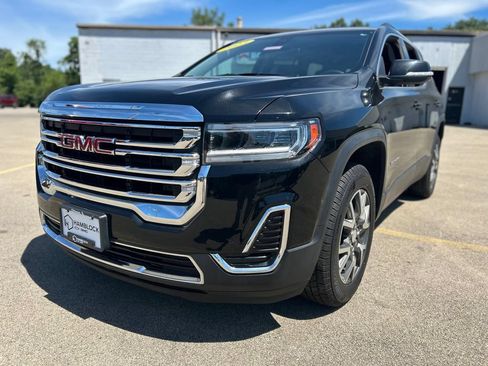 Used 2023 GMC Acadia SLE w/ Driver Convenience Package FWD image 3