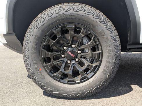 New 2026 GMC Canyon Elevation w/ Convenience Package image 8