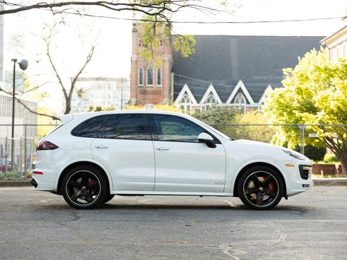 Used 2017 Porsche Cayenne GTS image 6