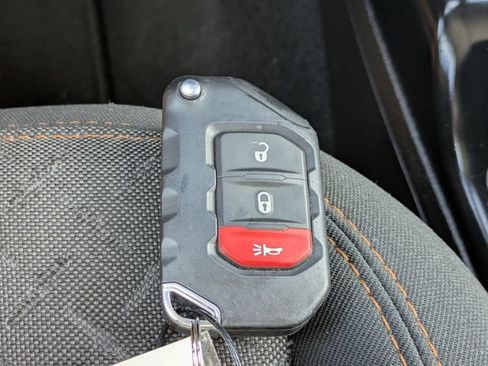 Used 2026 Jeep Gladiator Mojave AWD/4WD image 25