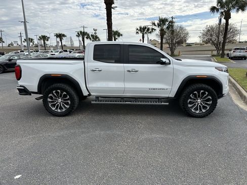 Used 2023 GMC Canyon Denali image 7