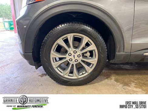 Used 2023 Ford Explorer XLT w/ Equipment Group 202A AWD/4WD image 27