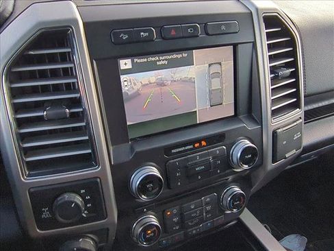 Used 2018 Ford F150 Platinum w/ Equipment Group 701A Luxury image 12