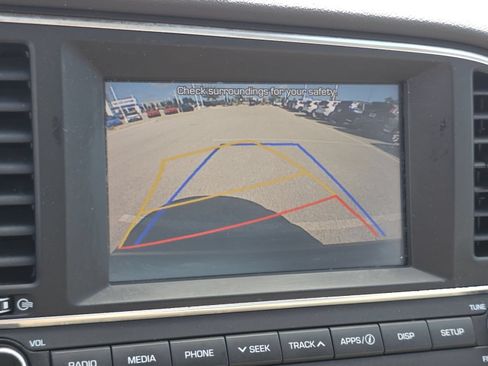 Used 2018 Hyundai Elantra SEL FWD image 3