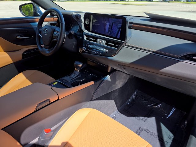 Used 2025 Lexus ES 350 w/ Premium Package FWD image 9