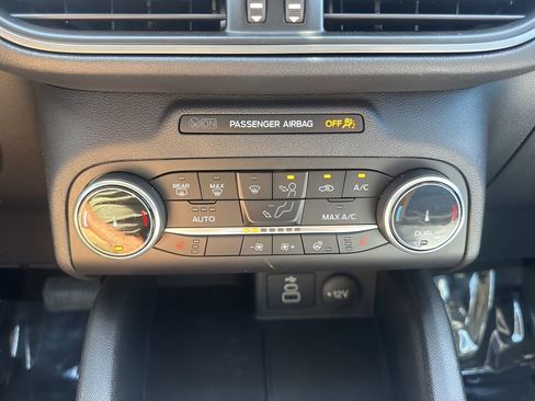 Used 2024 Ford Escape Active image 18