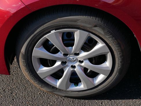 Certified 2025 Toyota Corolla LE image 15