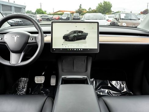 Used 2022 Tesla Model Y Performance AWD/4WD image 18