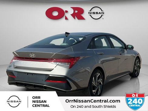 Used 2024 Hyundai Elantra Limited image 5