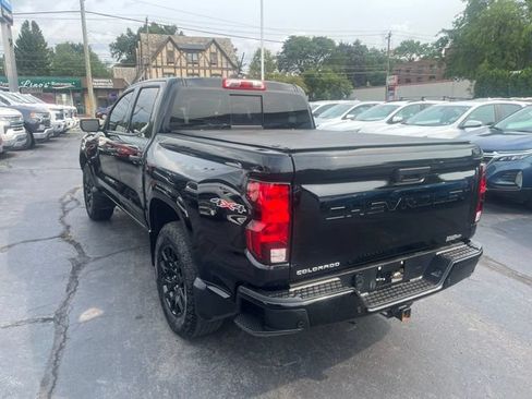 Used 2025 Chevrolet Colorado W/T w/ Advanced Trailering Package AWD/4WD image 5