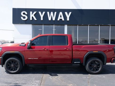 Used 2024 GMC Sierra 2500 AT4 w/ AT4 Premium Plus Package AWD/4WD image 2