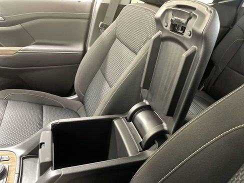 Used 2022 GMC Acadia SLE w/ Driver Convenience Package image 21