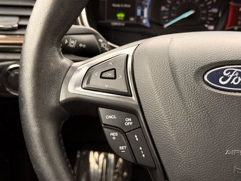 Used 2018 Ford Fusion SE w/ Equipment Group 602A FWD image 29