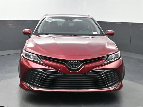 Used 2020 Toyota Camry LE image 39