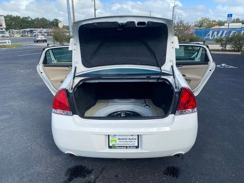 Used 2009 Chevrolet Impala LT image 14