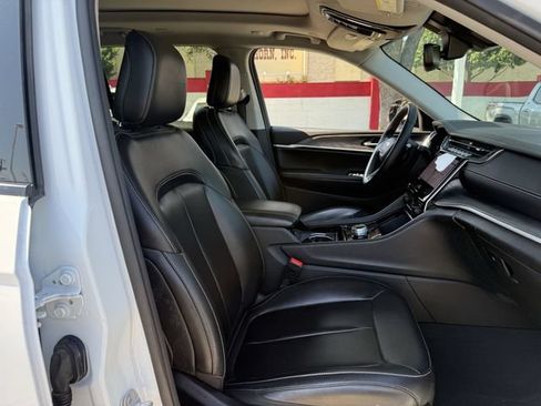 Used 2023 Jeep Grand Cherokee L Limited RWD image 28