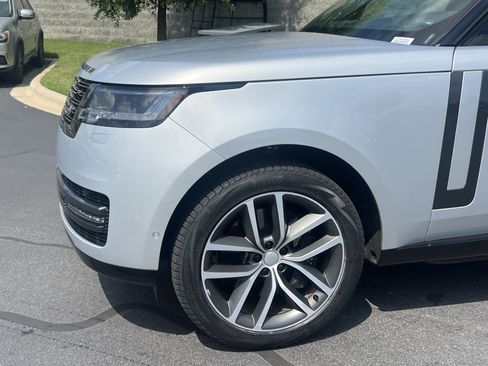 Used 2025 Land Rover Range Rover SE AWD/4WD image 14