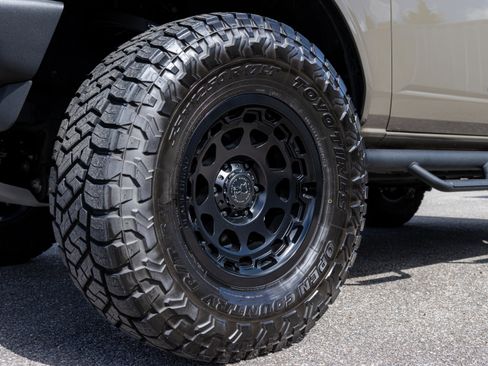 Used 2025 Ford Bronco Outer Banks AWD/4WD image 16