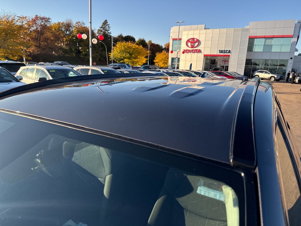 Used 2025 Toyota RAV4 XLE AWD/4WD image 43