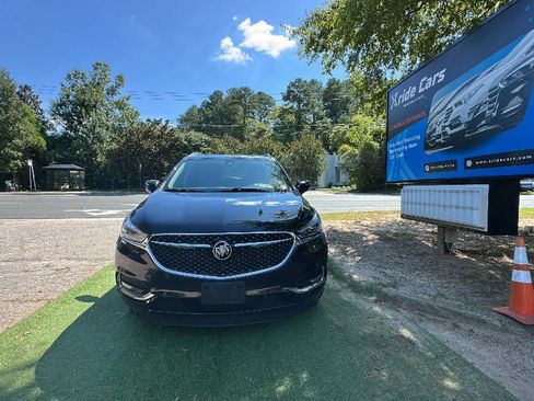Used 2018 Buick Enclave Avenir w/ Avenir Technology Package AWD/4WD image 2