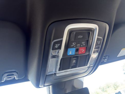 Used 2025 RAM 1500 Limited w/ Trailer Tow Group AWD/4WD image 24