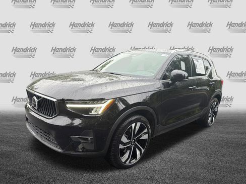 Certified 2023 Volvo XC40 B5 Plus w/ Protection Package Premier AWD/4WD image 5